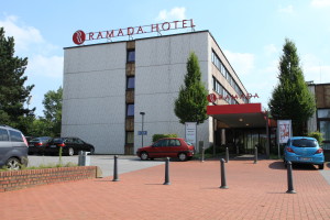 Bochum_-_Stadionring_-_Ramada_02_ies