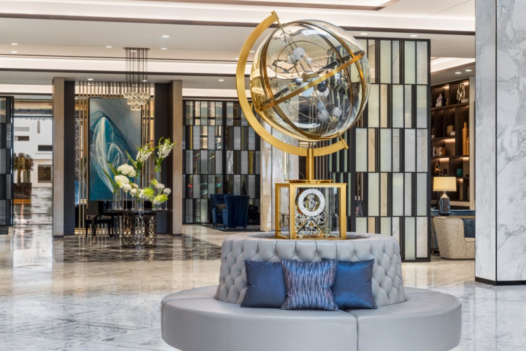 lobby Waldorf-Astoria-Kuwait_Lobby-Clock 2022 source hilton