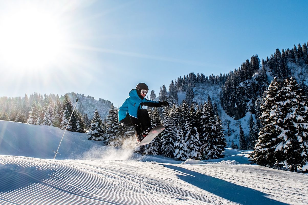 Snowboarder