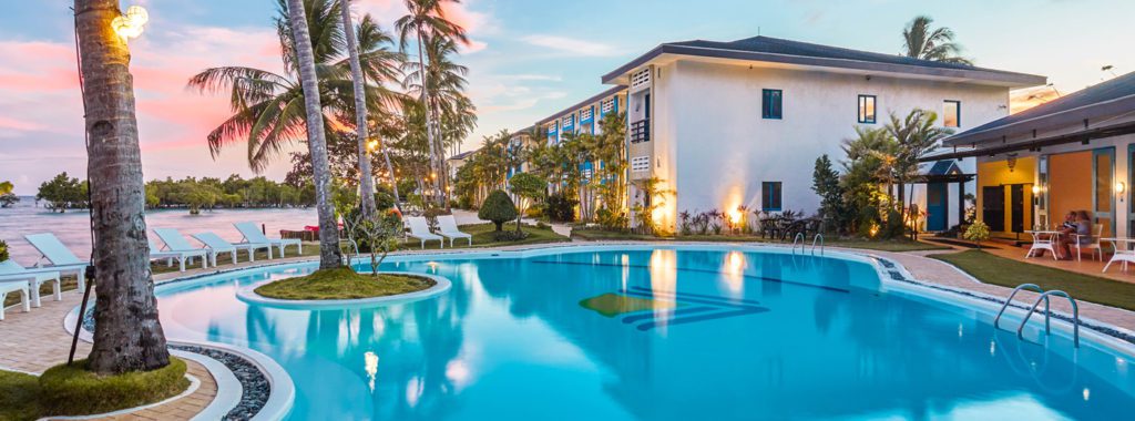 Outdoor pool area at Microtel by Wyndham Puerto Princesa. Source: Microtel by Wyndham Puerto Princesa.