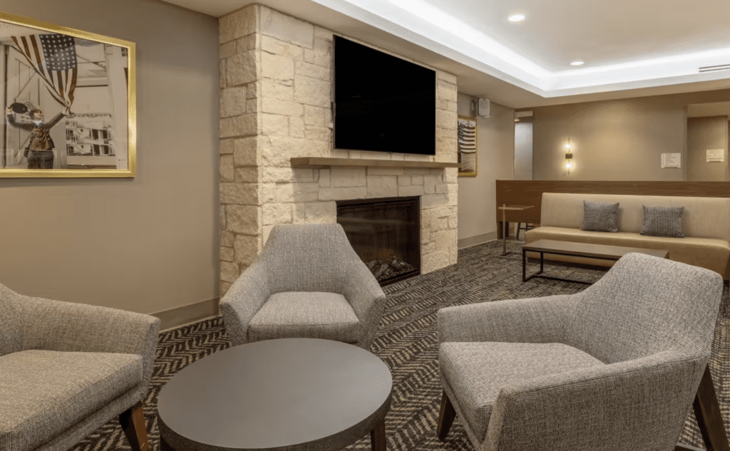 Lobby of Mountain Home, AmericInn by Wyndham in Arkansas. Source: Wyndham.
