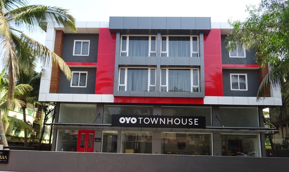 Oyo Townhouse